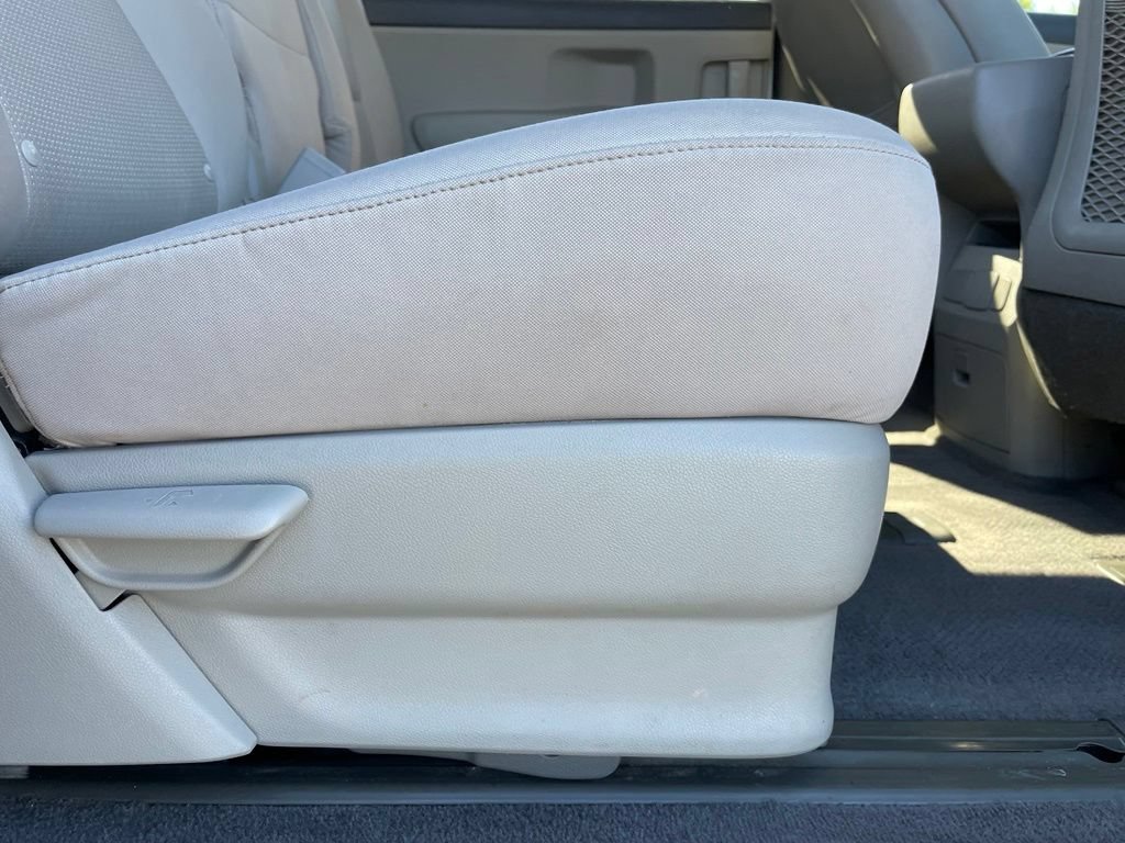 Used 2017 Kia Sedona LX FWD image 33
