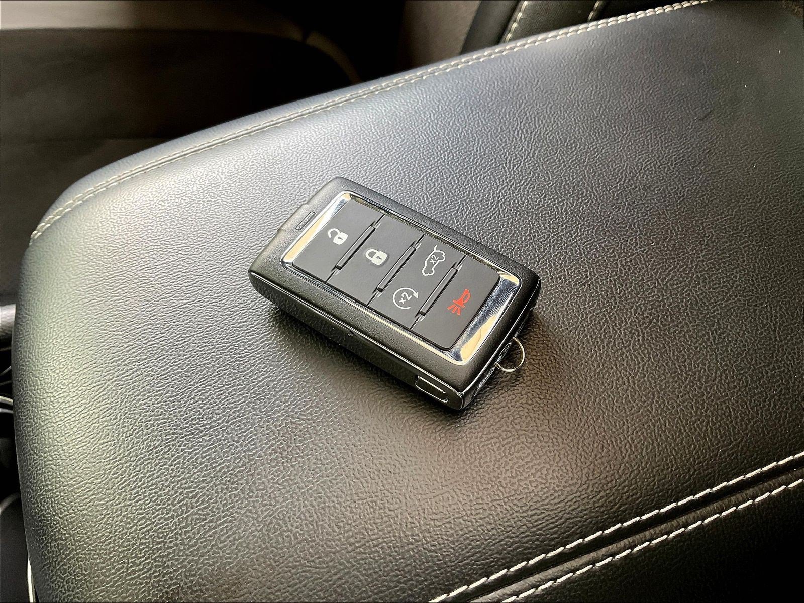 Used 2023 Jeep Grand Cherokee Altitude AWD/4WD image 32