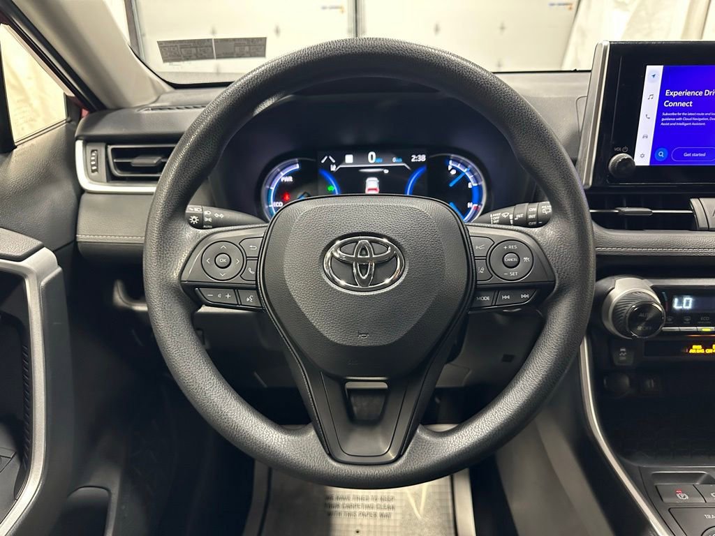 Used 2025 Toyota RAV4 XLE AWD/4WD image 18