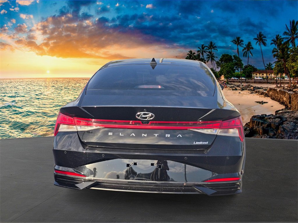 Used 2023 Hyundai Elantra Limited w/ Cargo Package image 6