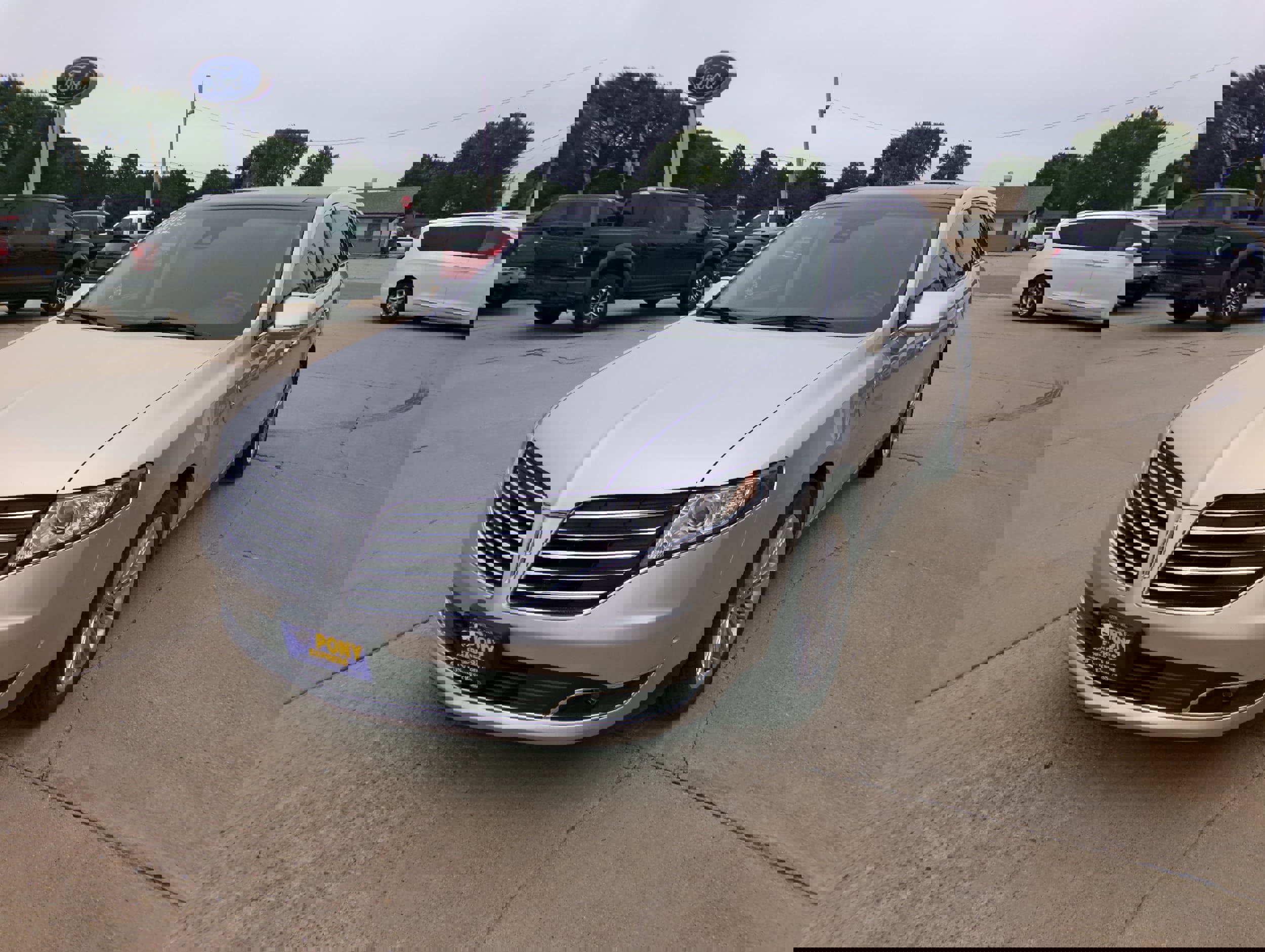 Used 2019 Lincoln MKT AWD image 7