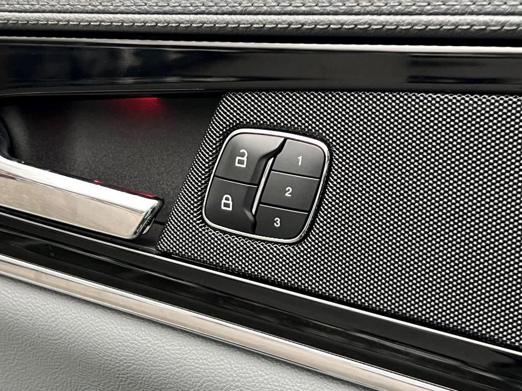 Certified 2023 Lincoln Nautilus Reserve w/ Monochromatic Package image 34