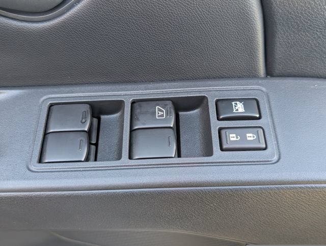 Used 2025 Nissan Frontier S AWD/4WD image 17