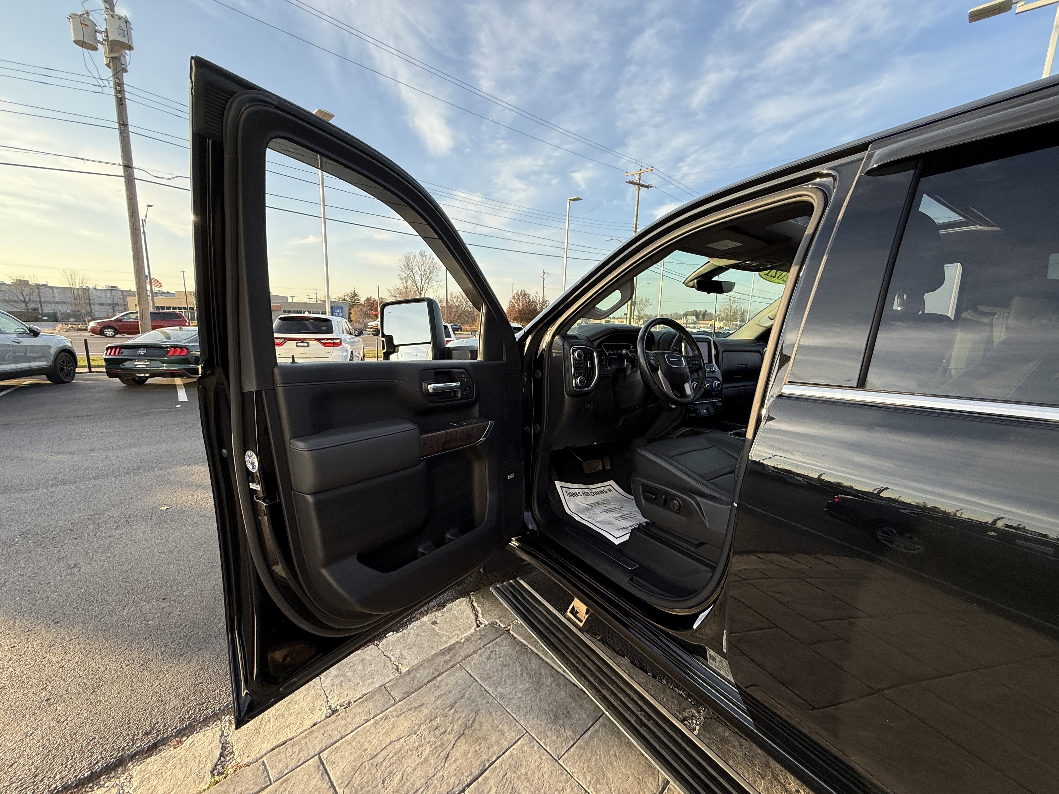 Used 2021 GMC Sierra 2500 Denali w/ Denali Black Diamond Edition image 12