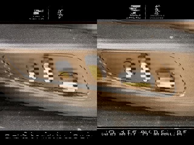 Certified 2023 Cadillac XT5 Premium Luxury w/ LPO, Floor Liner Package image 27