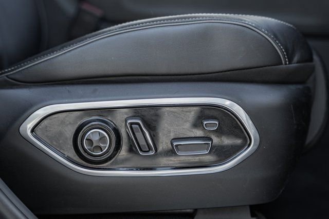 Used 2022 Jeep Grand Cherokee Overland w/ Luxury Tech Group IV image 26