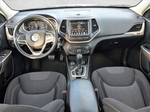 Used 2017 Jeep Cherokee Latitude w/ Cold Weather Group image 14