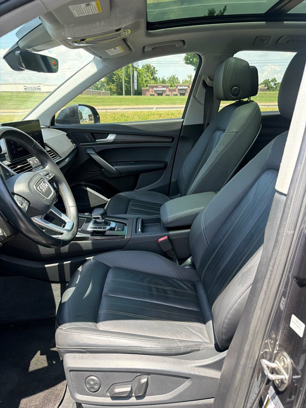 Used 2021 Audi Q5 2.0T Premium w/ Convenience Package AWD/4WD image 10