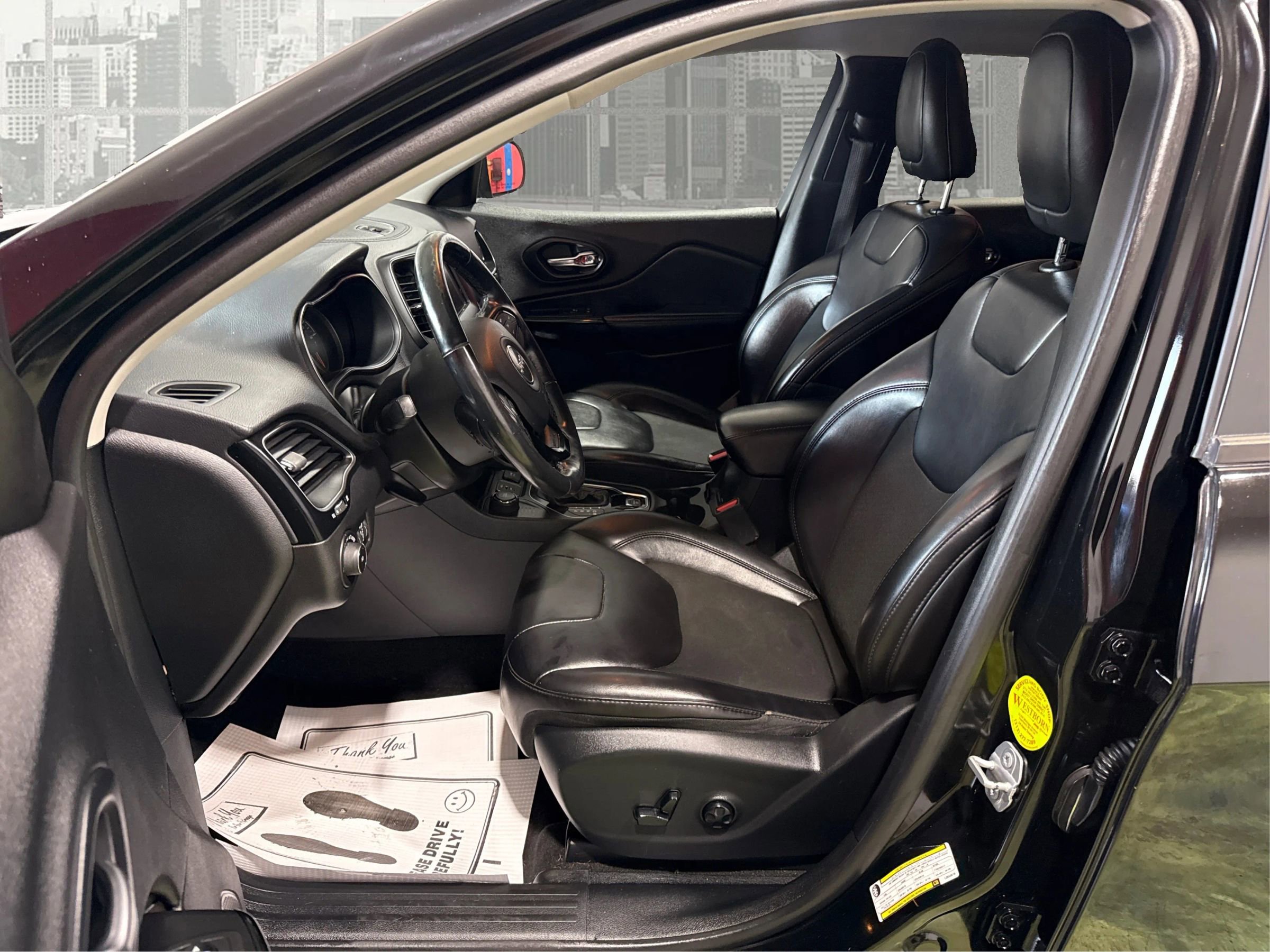 Used 2020 Jeep Cherokee Latitude Plus image 9