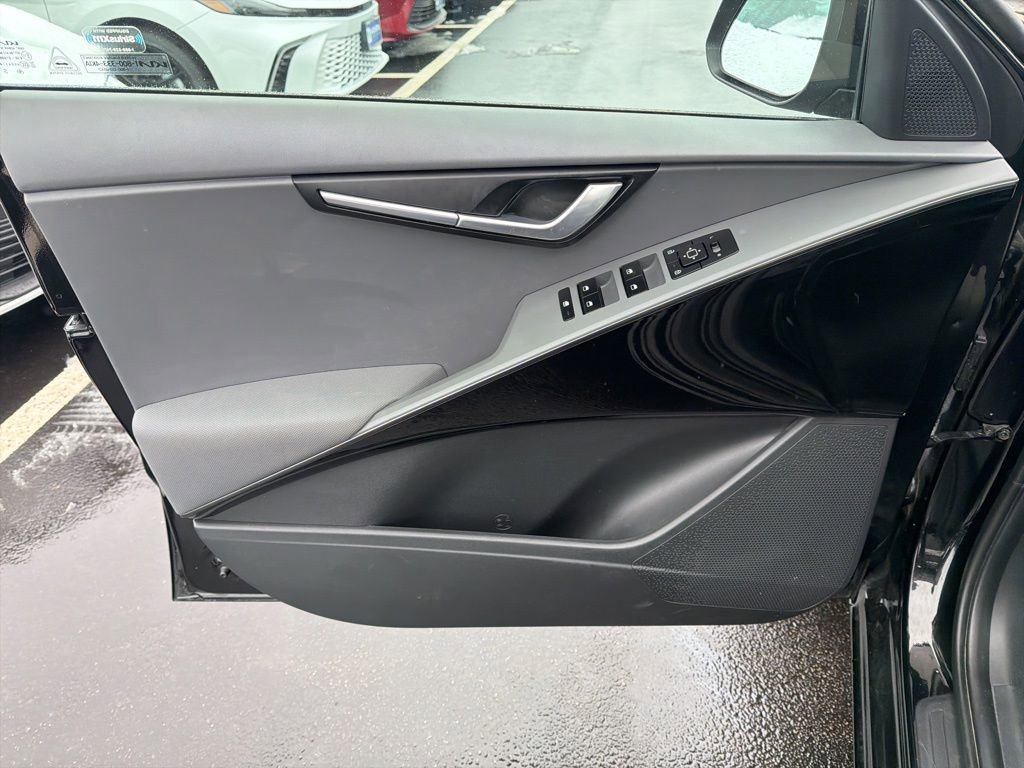 Used 2023 Kia Niro EX image 20