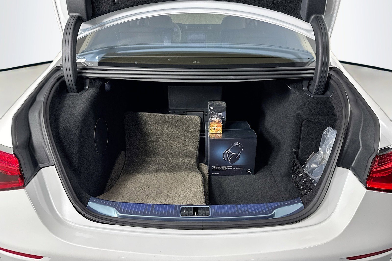 New 2026 Mercedes-Benz Maybach S 580 4MATIC image 24