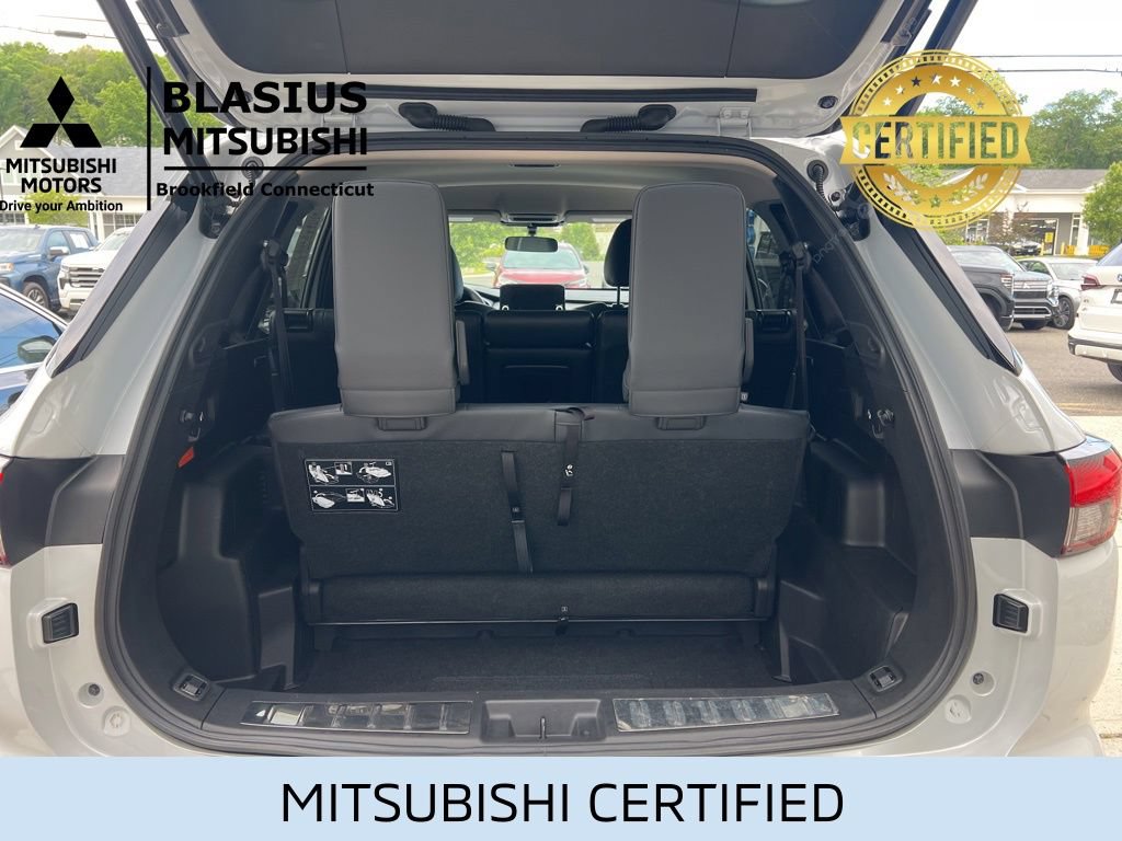 Used 2024 Mitsubishi Outlander 4WD Plug-In Hybrid image 7