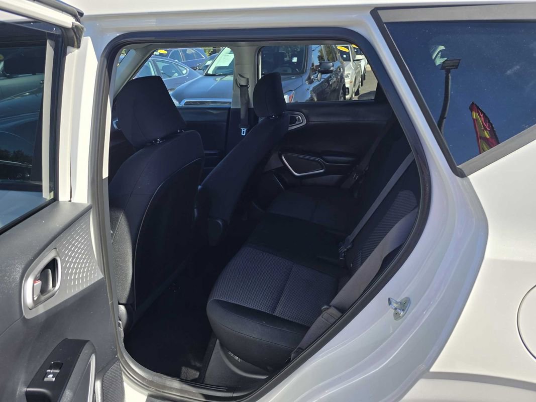 Used 2020 Kia Soul LX image 34
