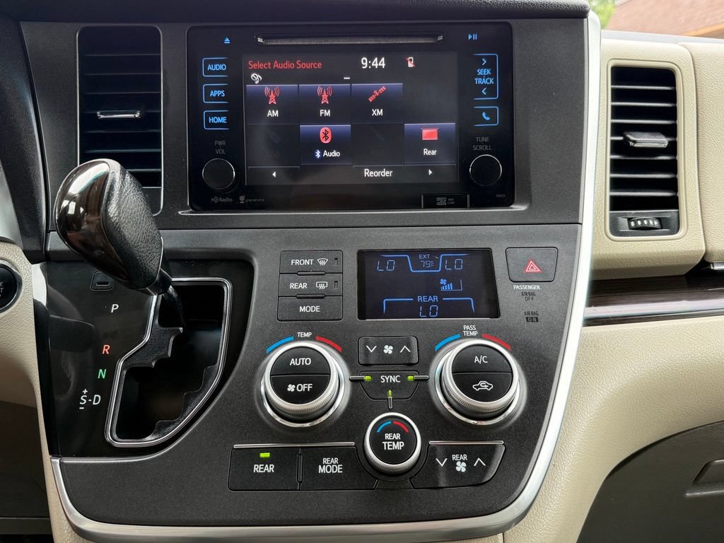 Used 2015 Toyota Sienna XLE Premium AWD/4WD image 34