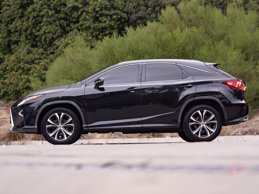 Used 2017 Lexus RX 450h AWD w/ Cold Weather Package image 7
