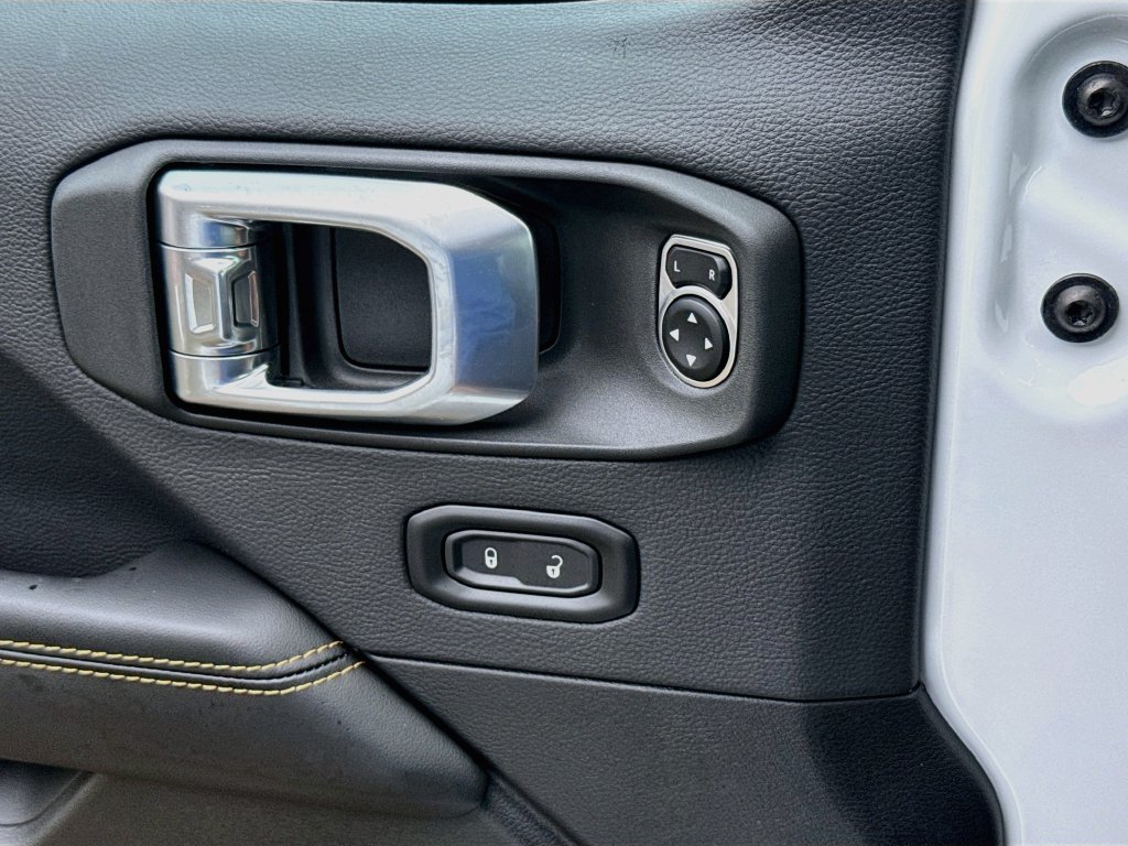 New 2027 Jeep Wrangler Unlimited Sahara AWD/4WD image 18
