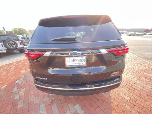Used 2023 Chevrolet Traverse Premier FWD image 31