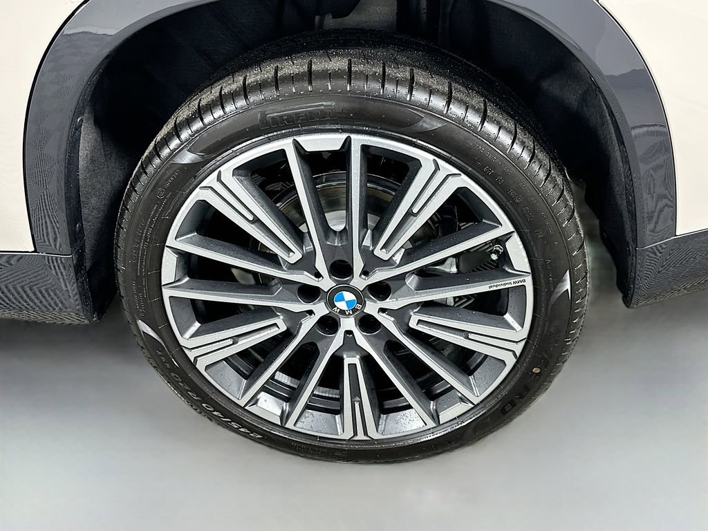 New 2026 BMW X1 xDrive28i w/ Technology Package image 23