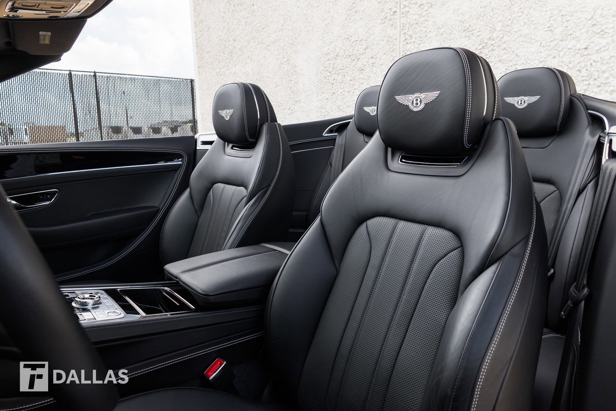 Used 2023 Bentley Continental GT V8 image 22