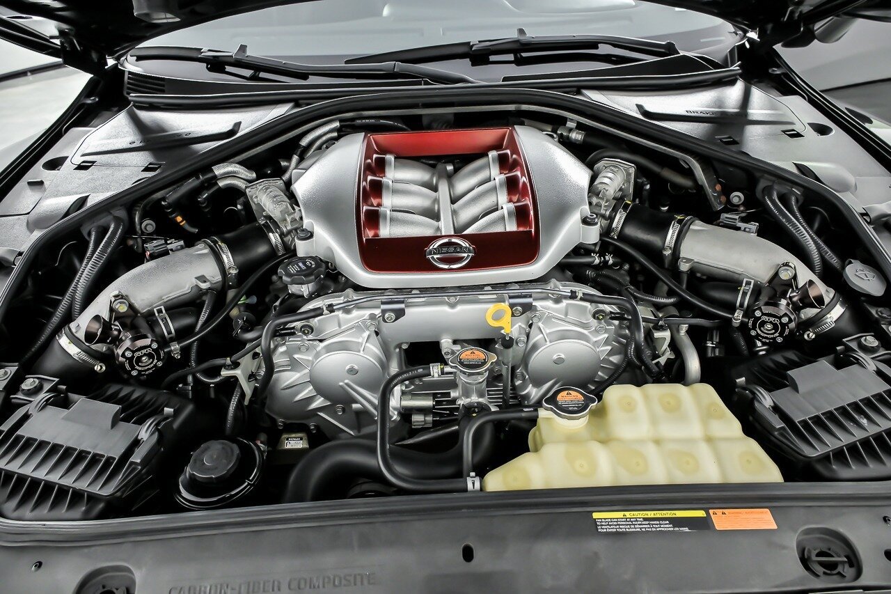 Used 2013 Nissan GT-R Premium AWD/4WD image 17