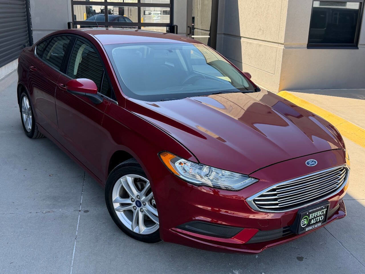 Used 2018 Ford Fusion SE FWD image 6