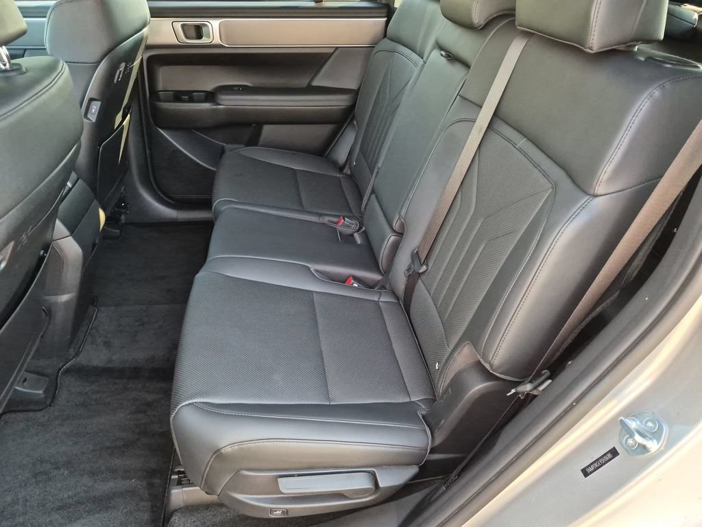 Used 2025 Hyundai Santa Fe SEL FWD image 29