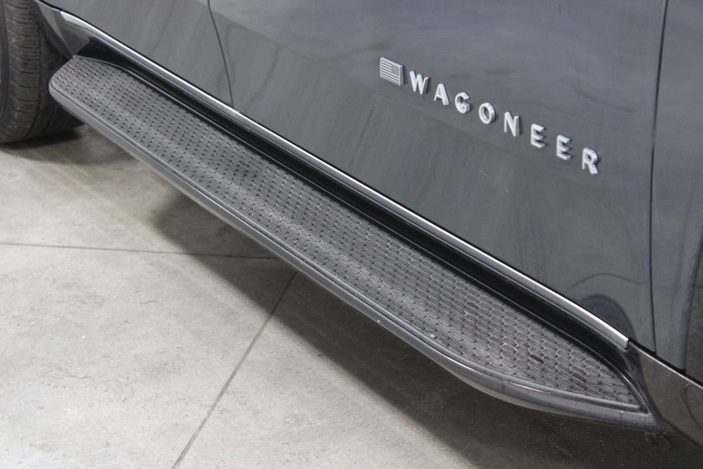 Used 2024 Jeep Wagoneer Series II image 12