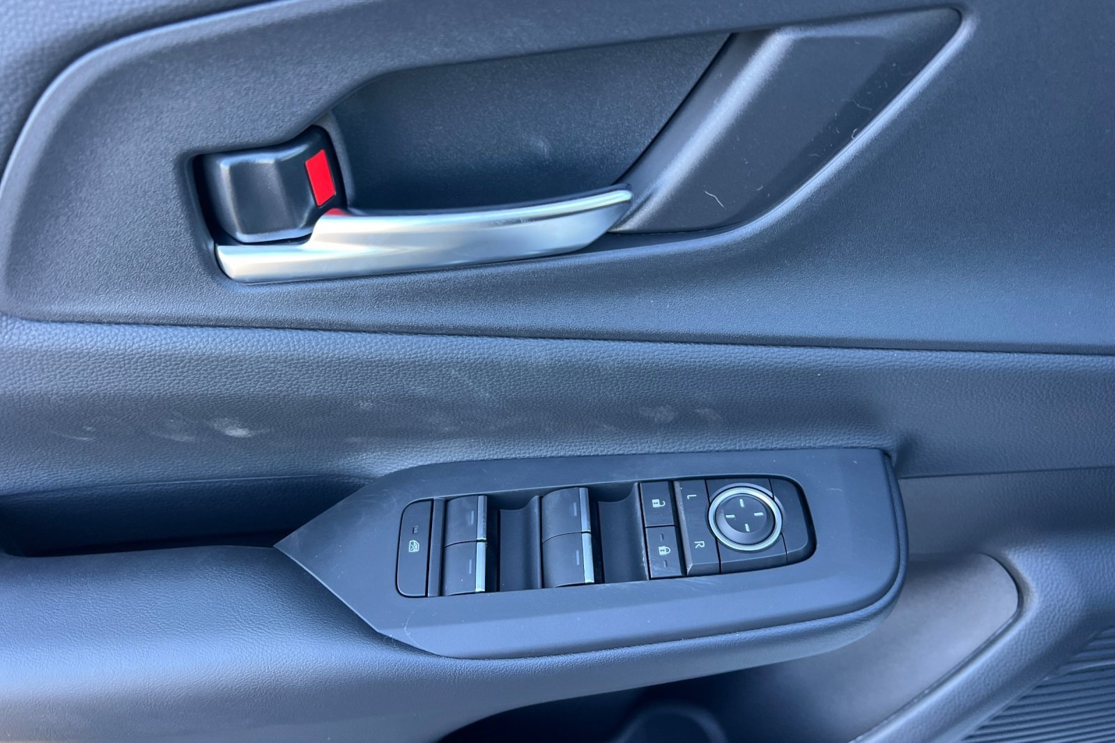 New 2026 Toyota Prius Plug-In Hybrid image 8