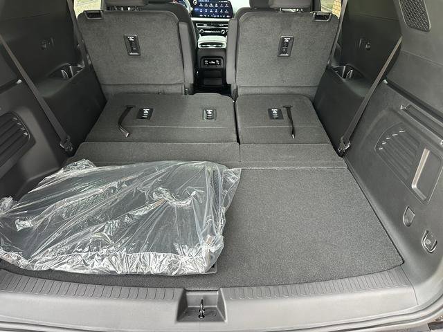 New 2025 Chevrolet Traverse LT w/ Midnight/Sport Edition image 20