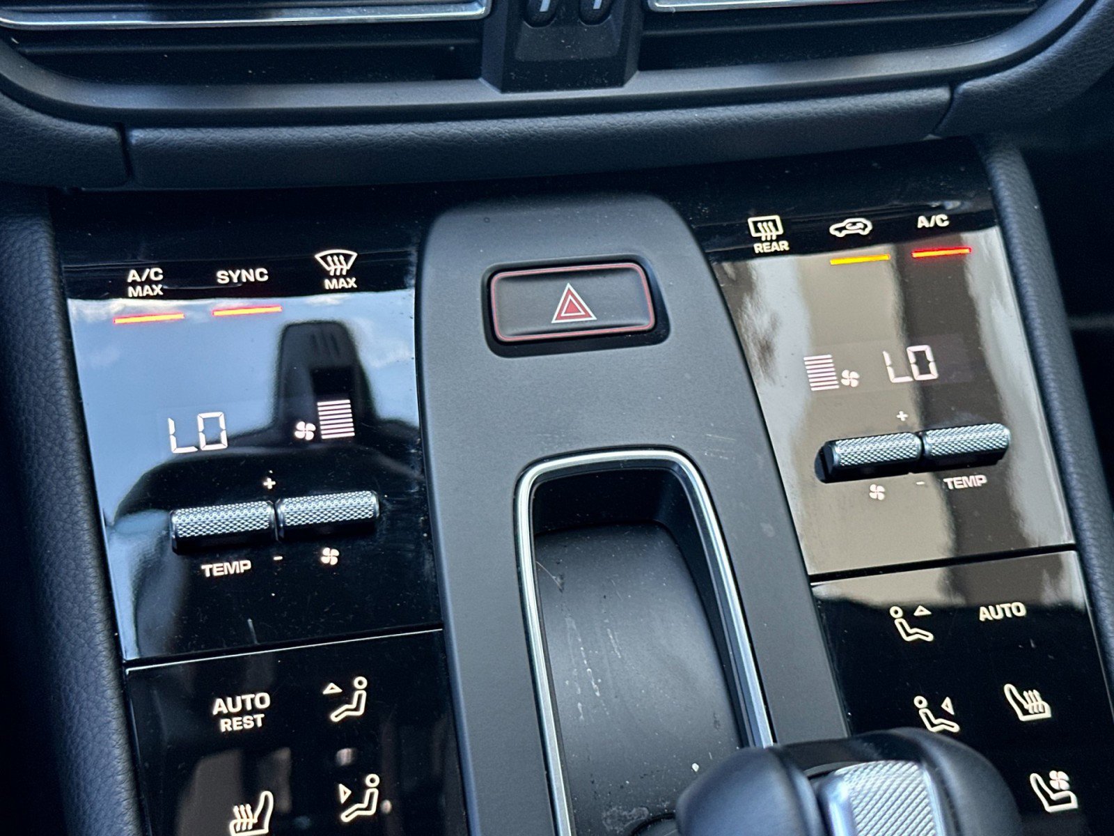 Certified 2025 Porsche Macan image 21