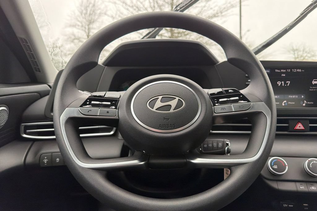 Certified 2026 Hyundai Elantra SE FWD image 19