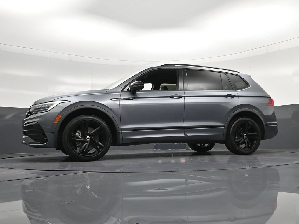 Used 2023 Volkswagen Tiguan SE R-Line FWD image 34