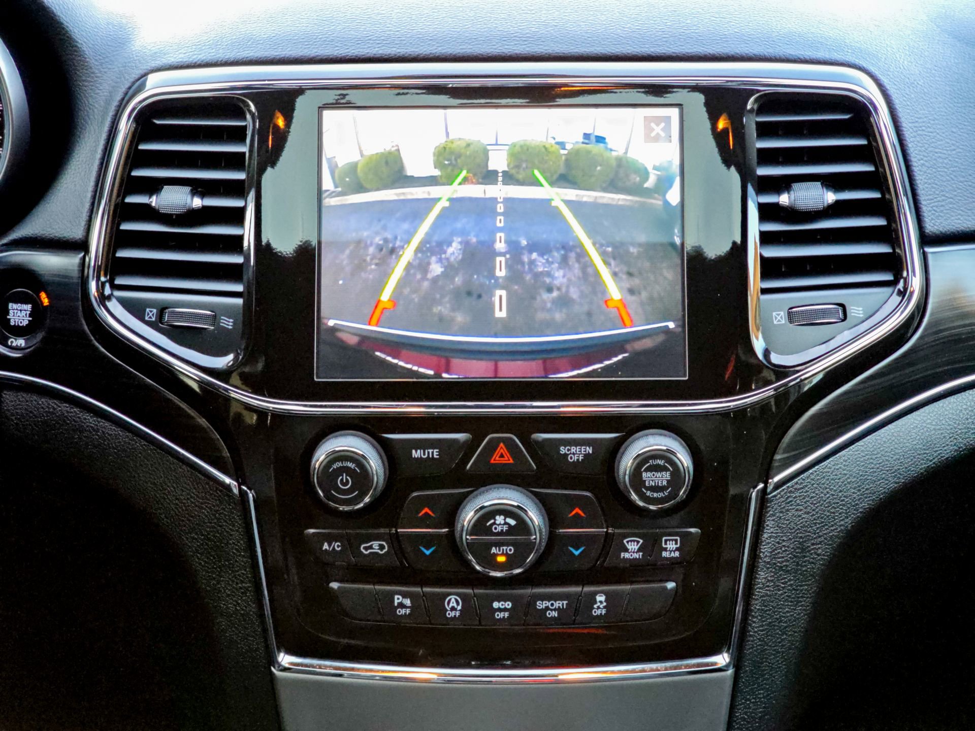 Used 2022 Jeep Grand Cherokee Limited image 42