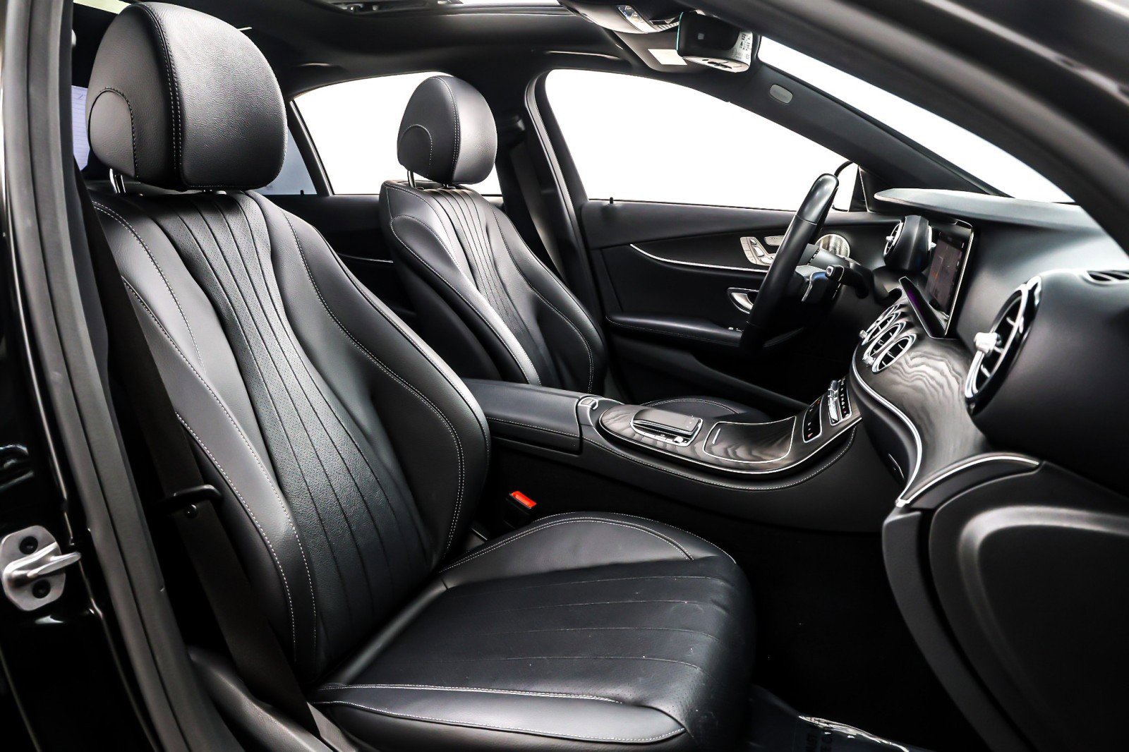 Used 2022 Mercedes-Benz E 350 Sedan image 8