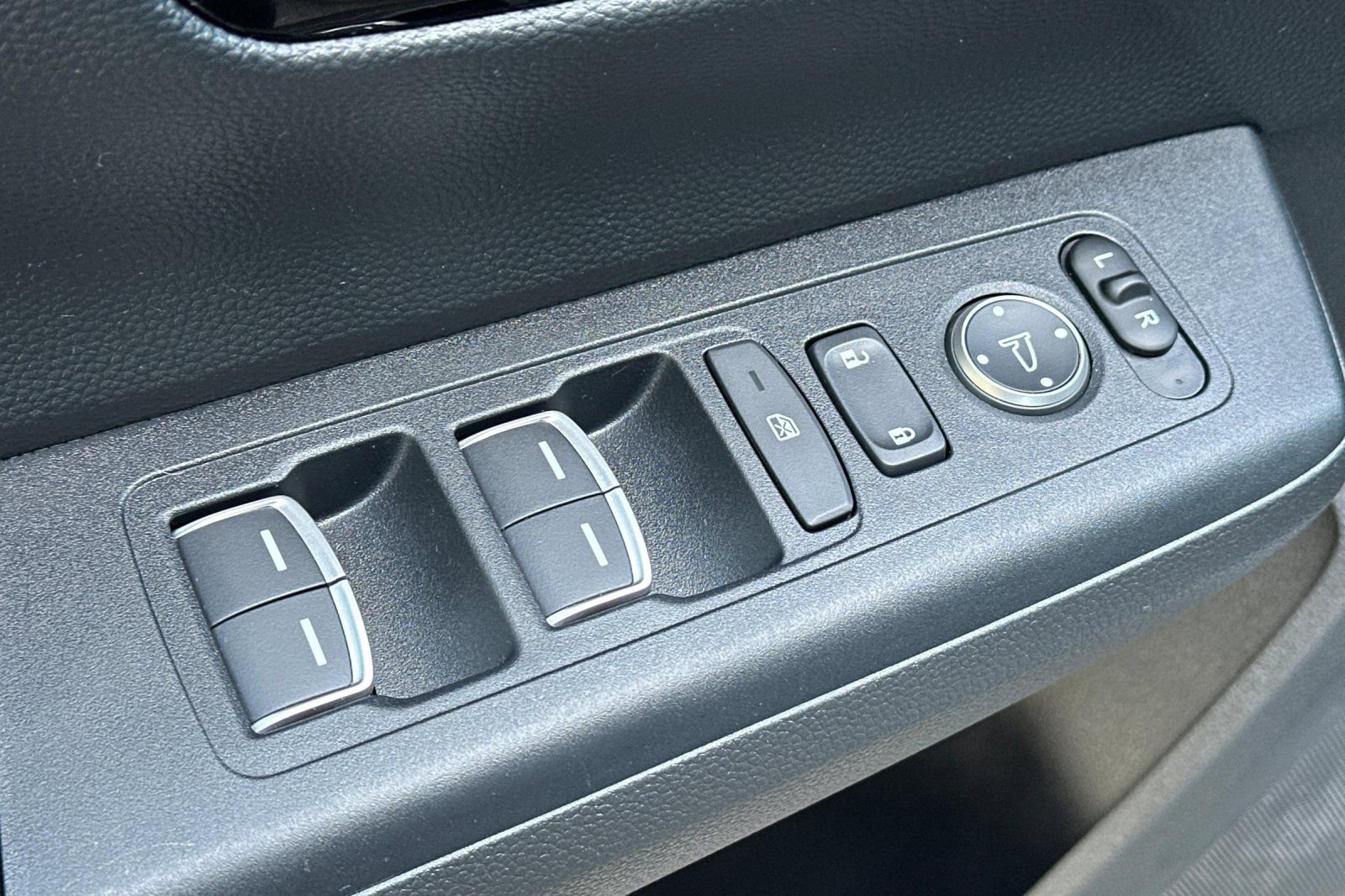 Used 2024 Honda CR-V EX-L image 12