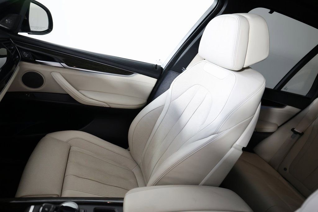 Used 2018 BMW X5 xDrive50i w/ M Sport Package image 36