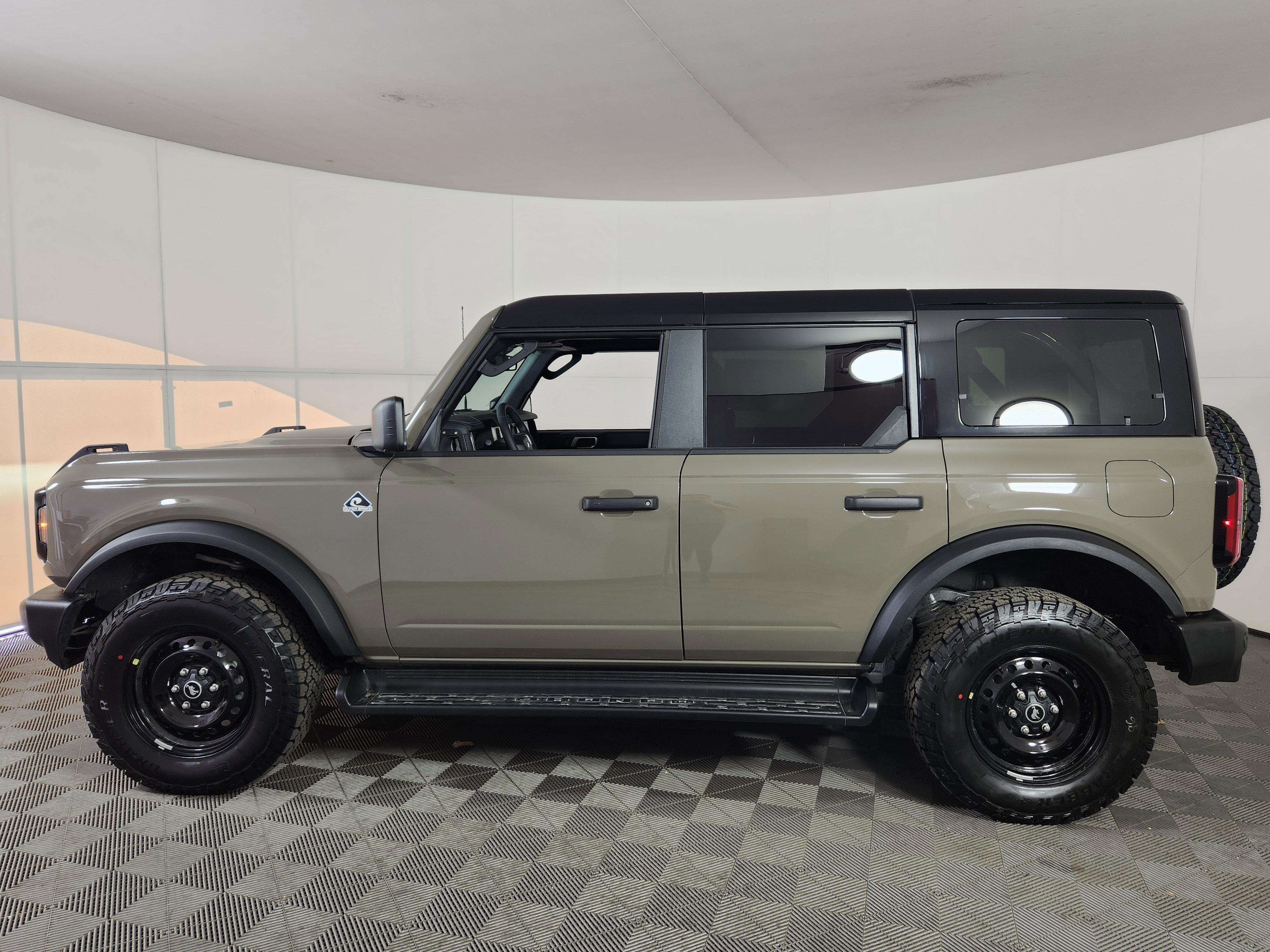 New 2026 Ford Bronco Outer Banks image 4
