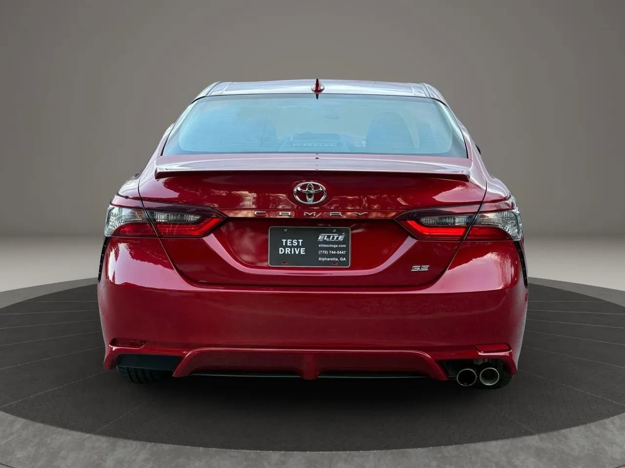 Used 2021 Toyota Camry SE image 5
