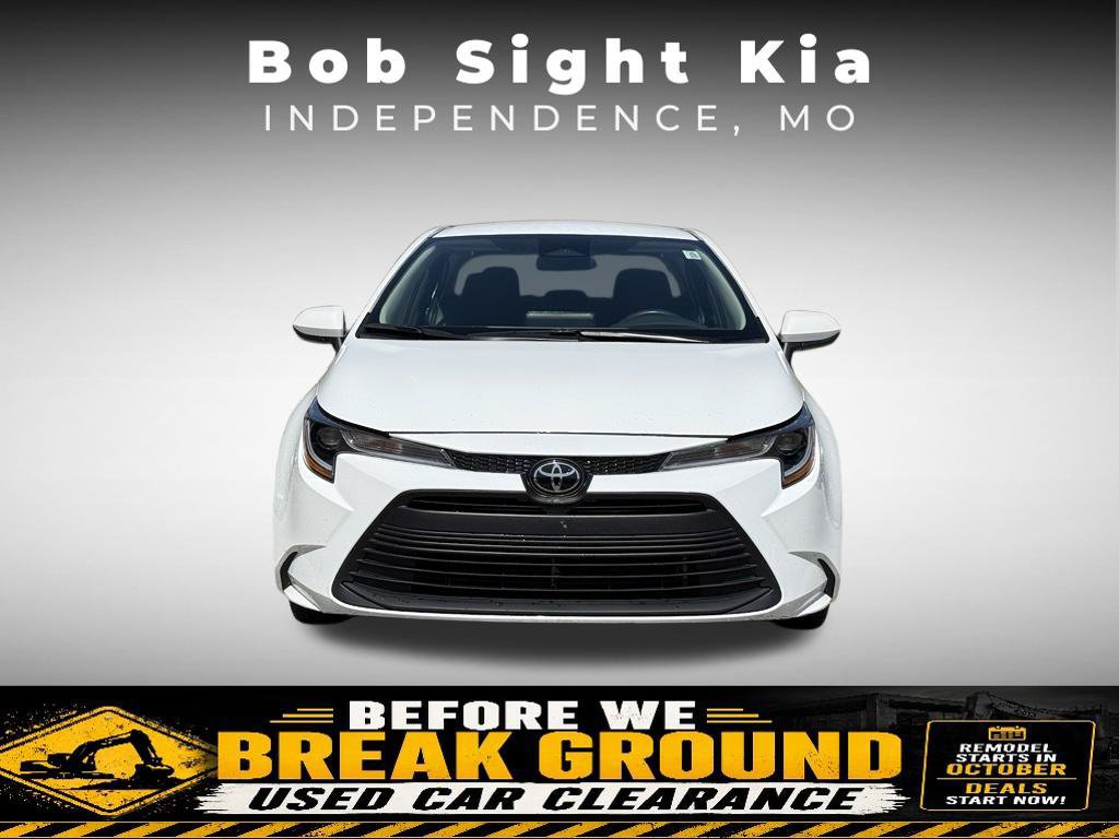Used 2025 Toyota Corolla LE FWD image 13