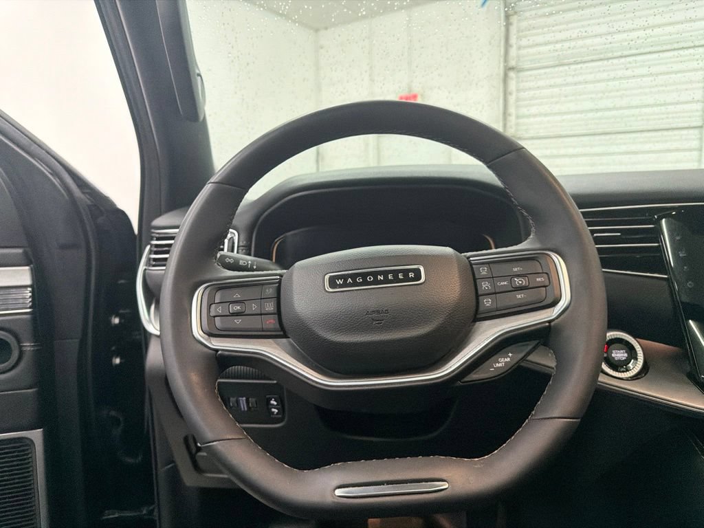 Used 2023 Jeep Wagoneer Series II AWD/4WD image 16