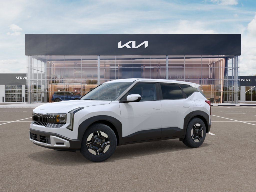 New 2027 Kia Seltos LX FWD image 3
