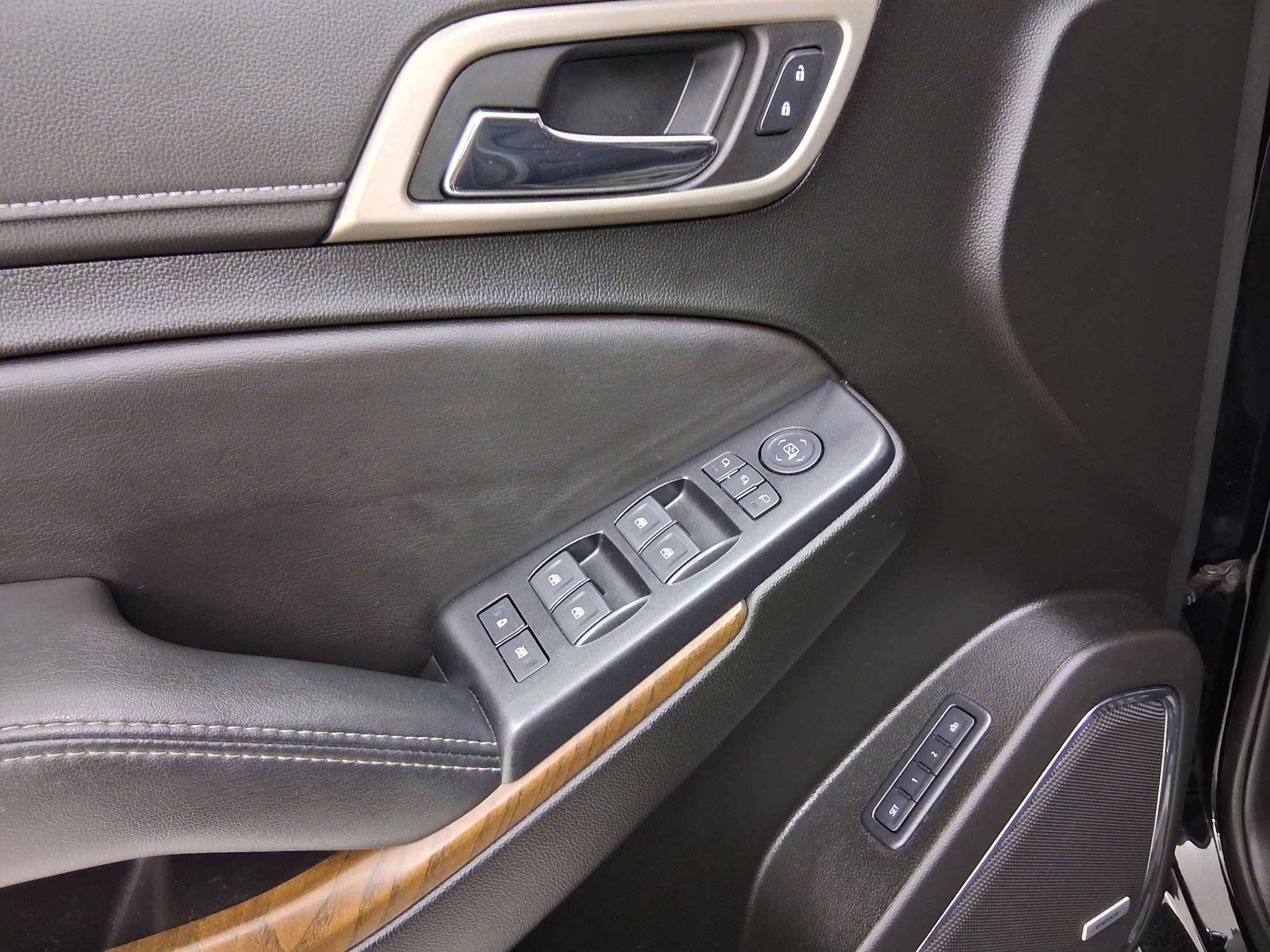 Used 2019 GMC Yukon XL Denali w/ Denali Ultimate Package image 12