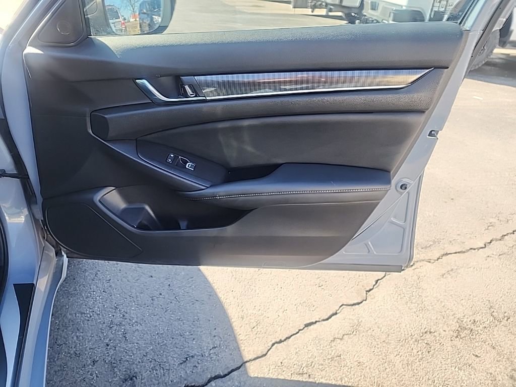 Used 2022 Honda Accord Sport image 29