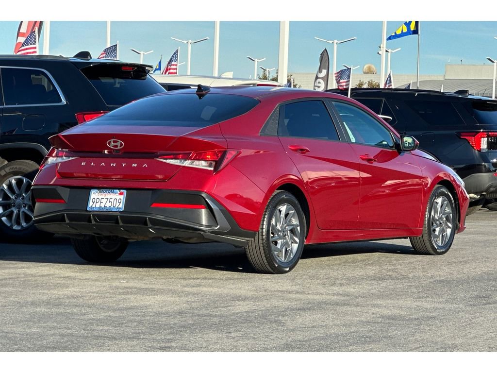 Used 2024 Hyundai Elantra SEL image 4