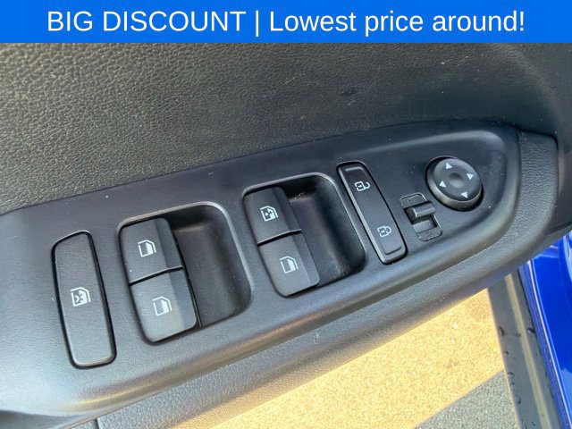 Used 2025 Hyundai Venue SEL FWD image 21