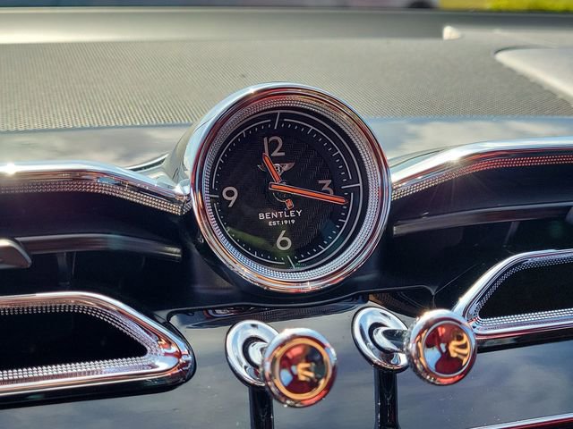 Used 2022 Bentley Bentayga image 24