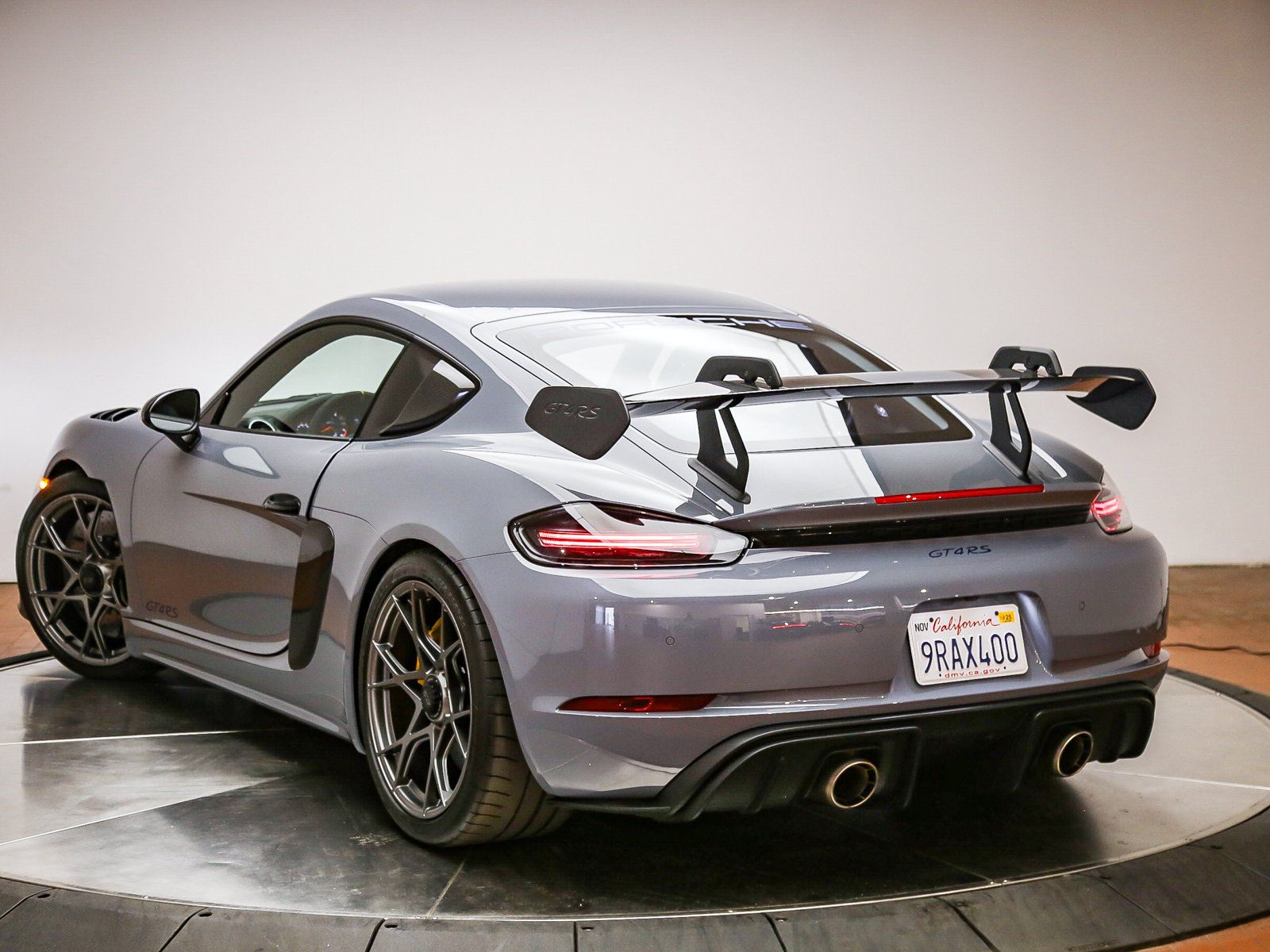 Certified 2024 Porsche 718 Cayman GT4 RS RWD image 3