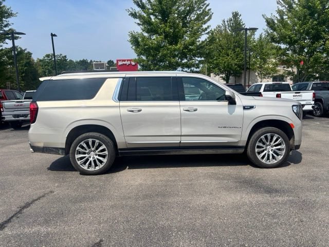 Used 2021 GMC Yukon XL Denali w/ Denali Ultimate Package AWD/4WD image 4