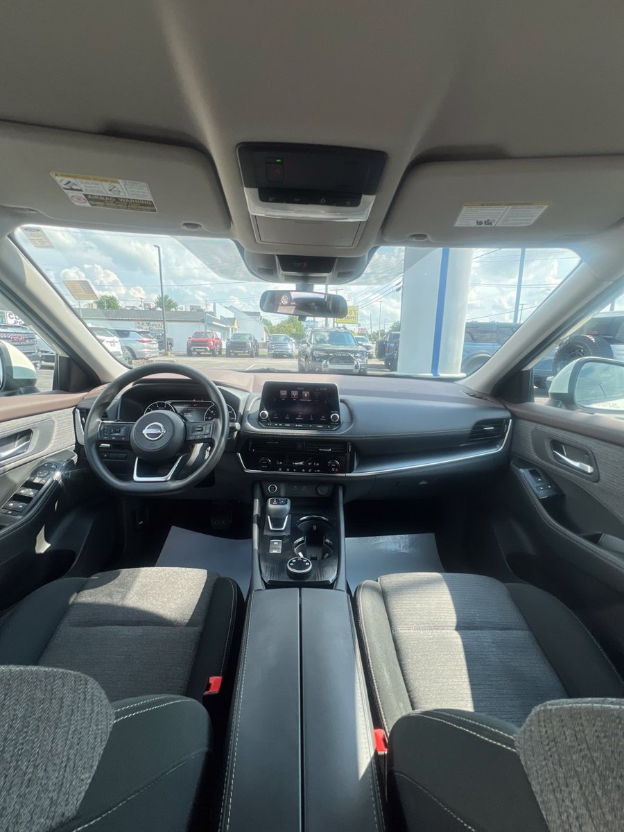 Used 2022 Nissan Rogue SV AWD/4WD image 26