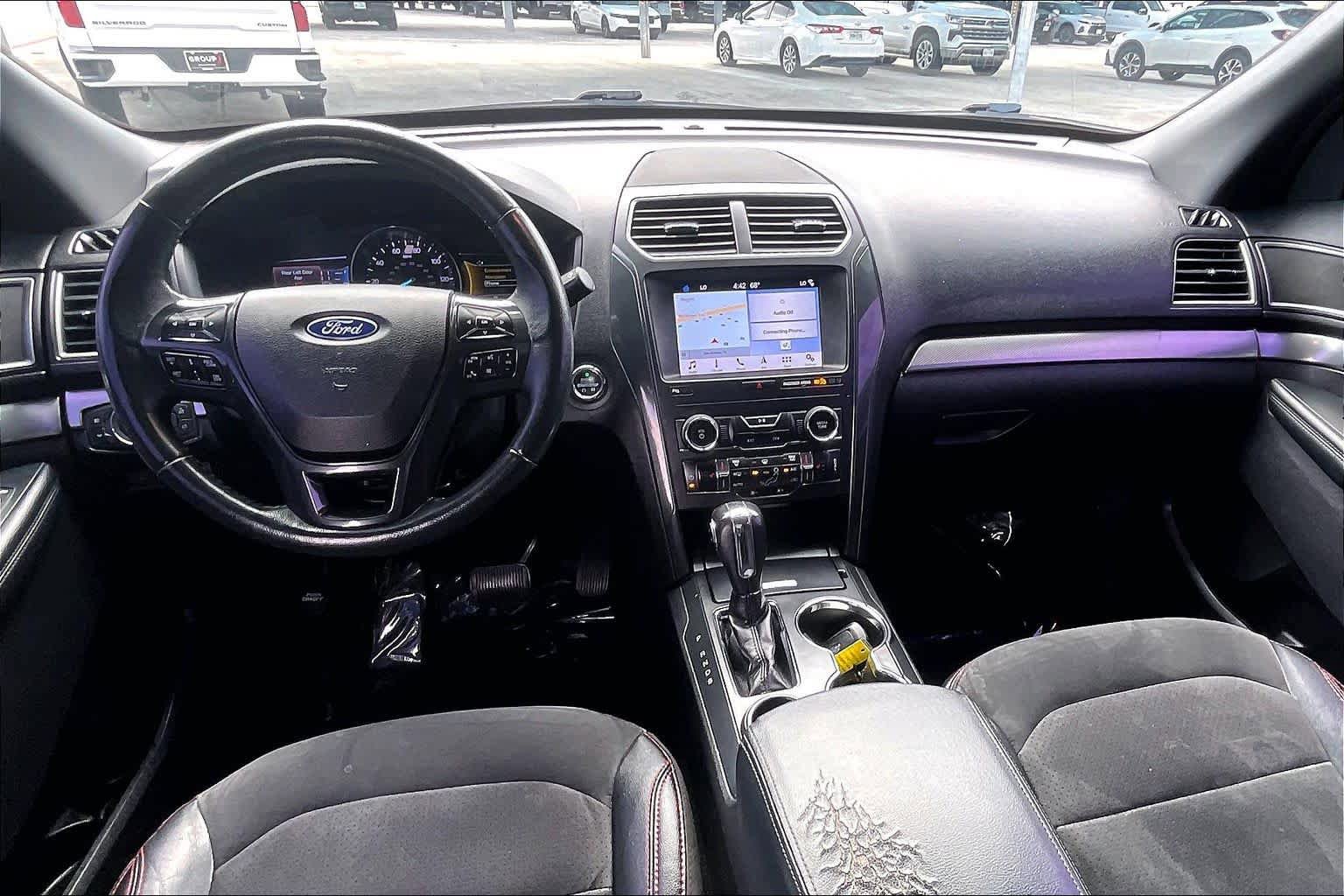 Used 2019 Ford Explorer XLT w/ Equipment Group 202A FWD image 16